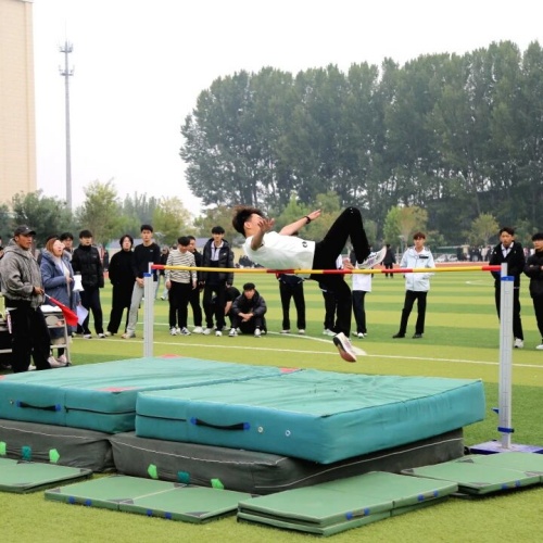 石家莊東華鐵路學校管理是封閉嗎？